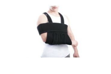 ATTELLE D'IMMOBILISATION DE L'EPAULE<span> - </span>T4 (115-135cm)